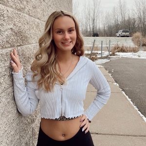 Meet your Posher, Ava